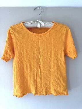 Vero Moda Short-Sleeve Top in Tangerine (XS-S)